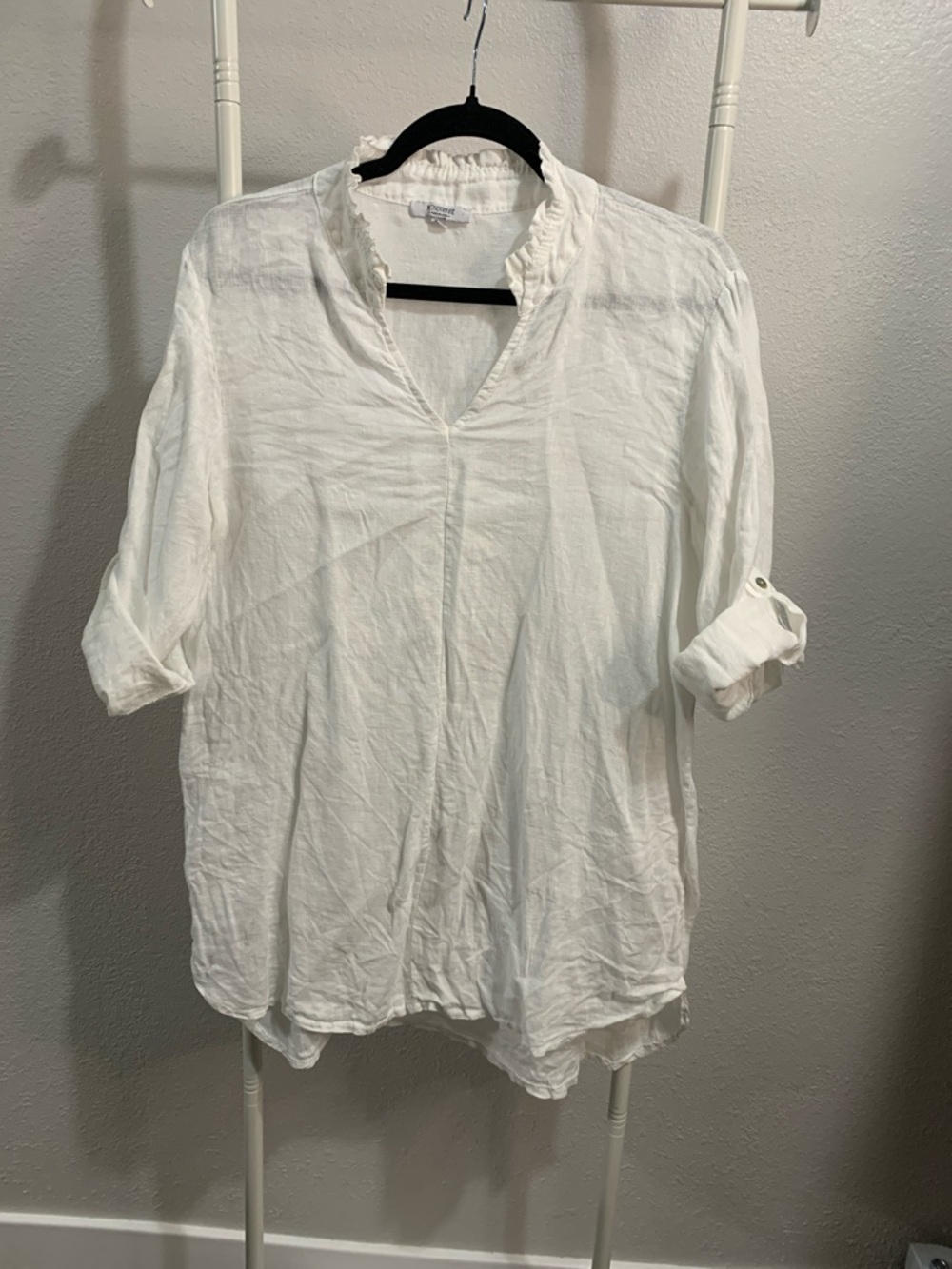 Linen Lightweight White V-Neck Ruffle-Collar Tunic